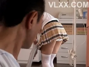 Bố dượng khốn nạn và hai con chim nhỏ xinh đẹp