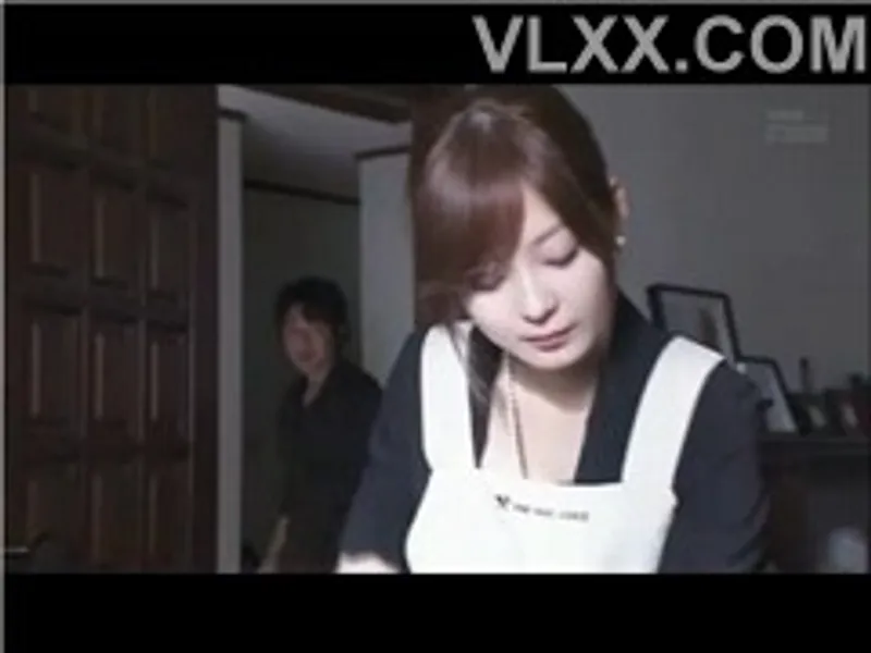 ông chồng đi bàn việc làm ăn, vợ ở nhà bị bồ của chị gái cưỡng hiếp
