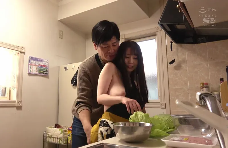 Nghi ngờ vợ yêu ngoại tình, ông xã lén lắp camera và chứng kiến tất cả